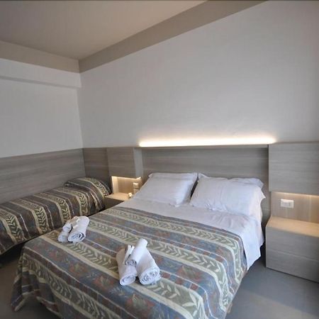 Hotel Alhambra Ρίμινι Εξωτερικό φωτογραφία
